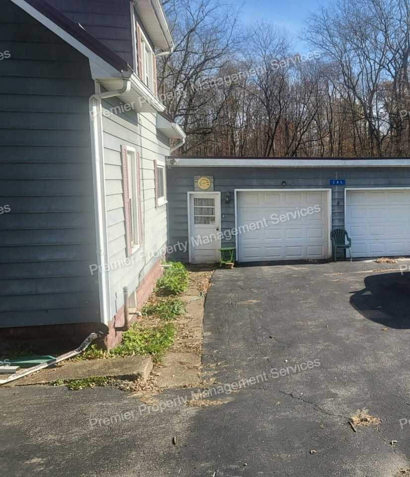 285 W Jamestown Rd - Photo 2 of 19