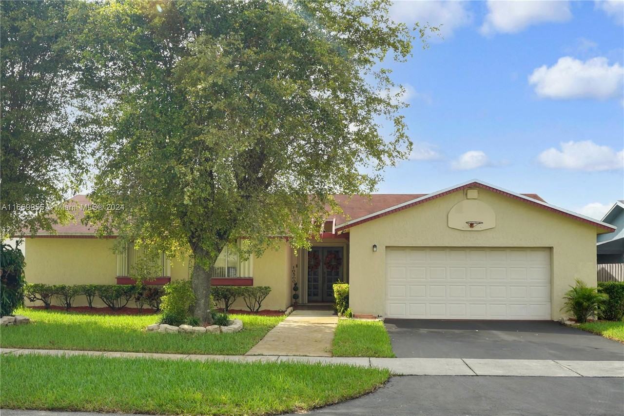 10500 Sw 164th St - Photo 2 of 8