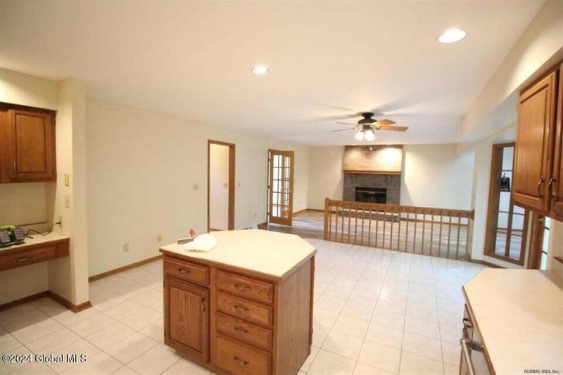 43 Oaktree Ln - Photo 3 of 30