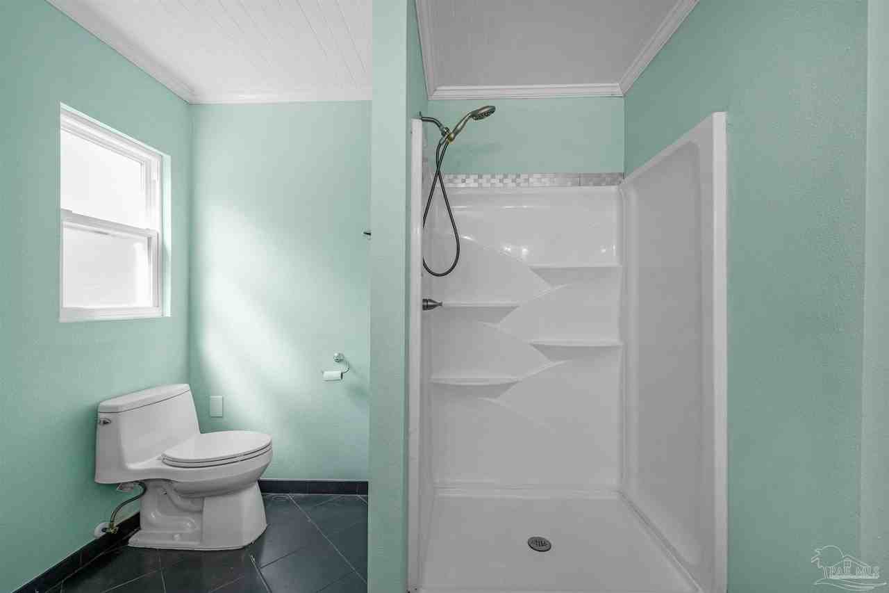 303 Southeast Gilliland Road - Photo 7 of 33