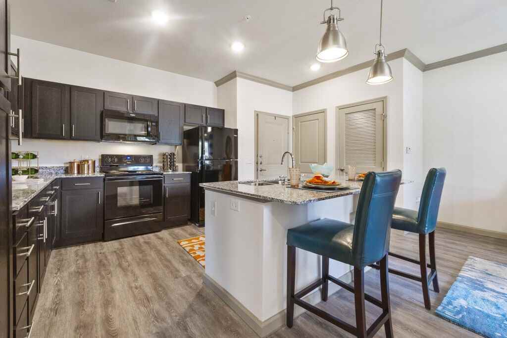 Spyglass Of Ennis - Photo 5 of 45