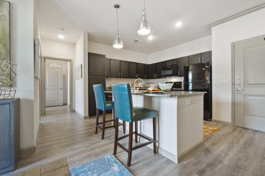 Spyglass Of Ennis - Photo 3 of 45