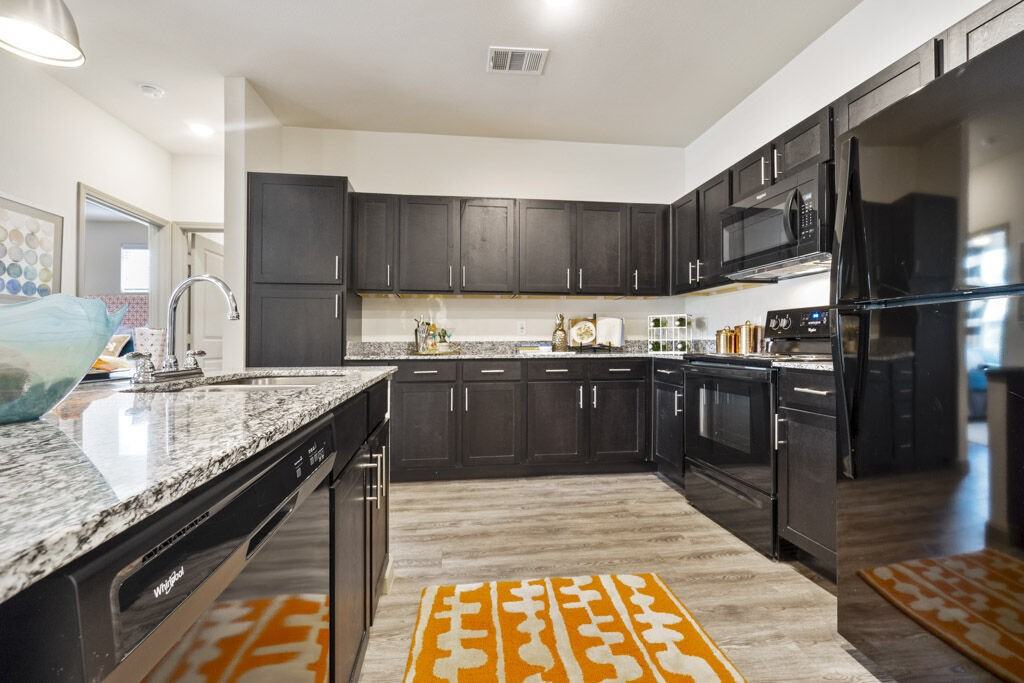 Spyglass Of Ennis - Photo 2 of 45