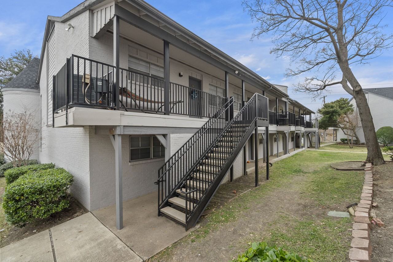 Royal Arms - Photo 4 of 11