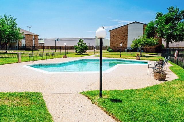 CROSS TIMBERS AT GRAND STREET - Photo 4 of 10