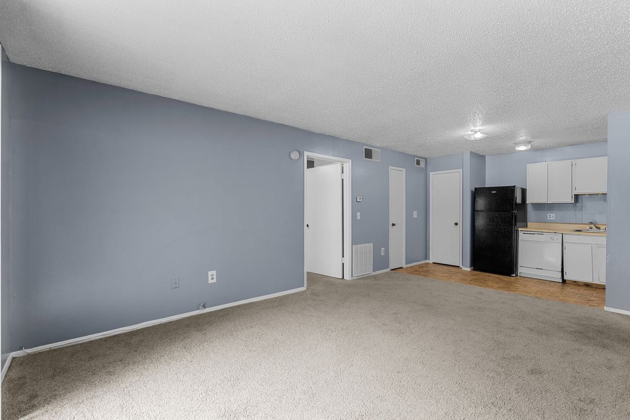 Creekside Apartments - Photo 3 of 41