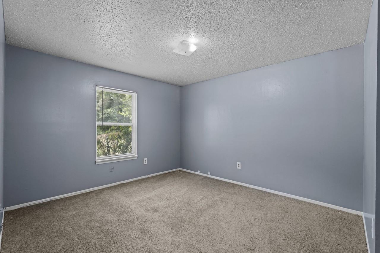 Creekside Apartments - Photo 6 of 39