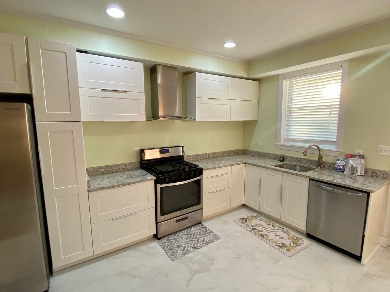 634 S Newkirk St - Photo 5 of 22
