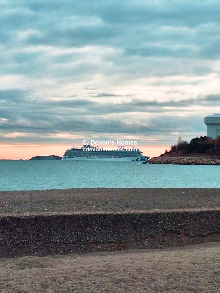 953 Shirley St #2 - Photo 2 of 18