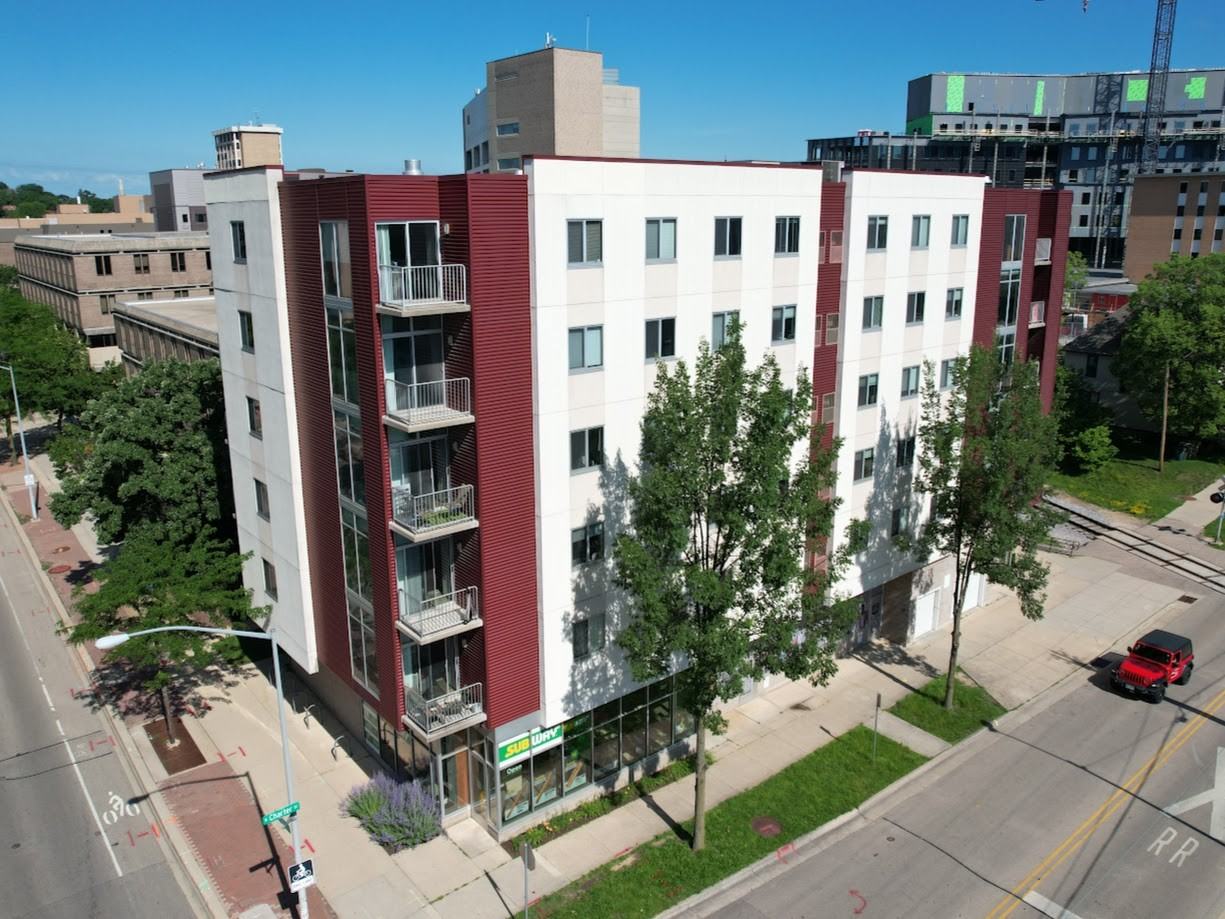 210 N Charter - Photo 5 of 31