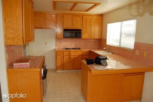 113 Terry Pl - Photo 2 of 9