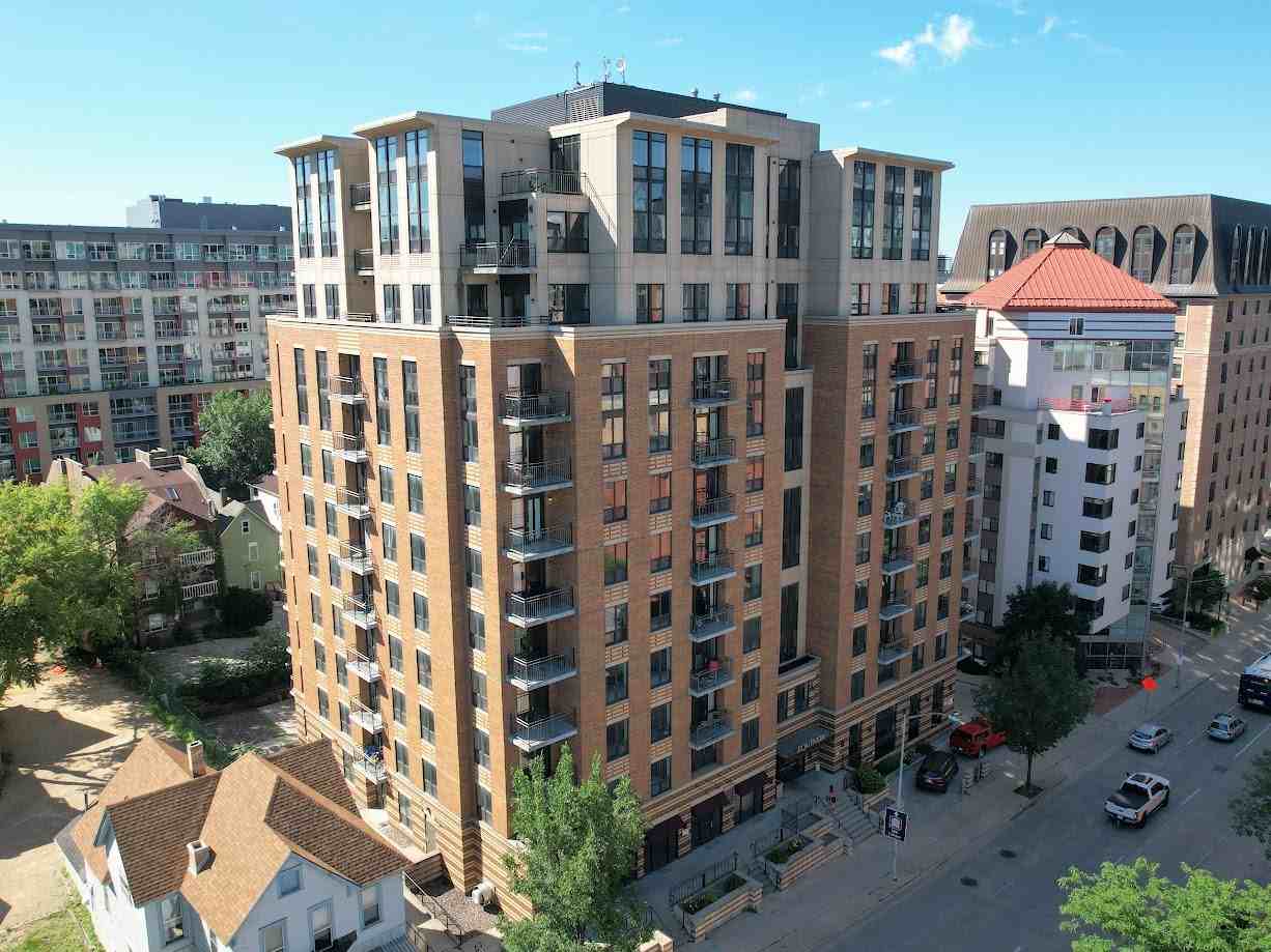 Equinox - Photo 6 of 50