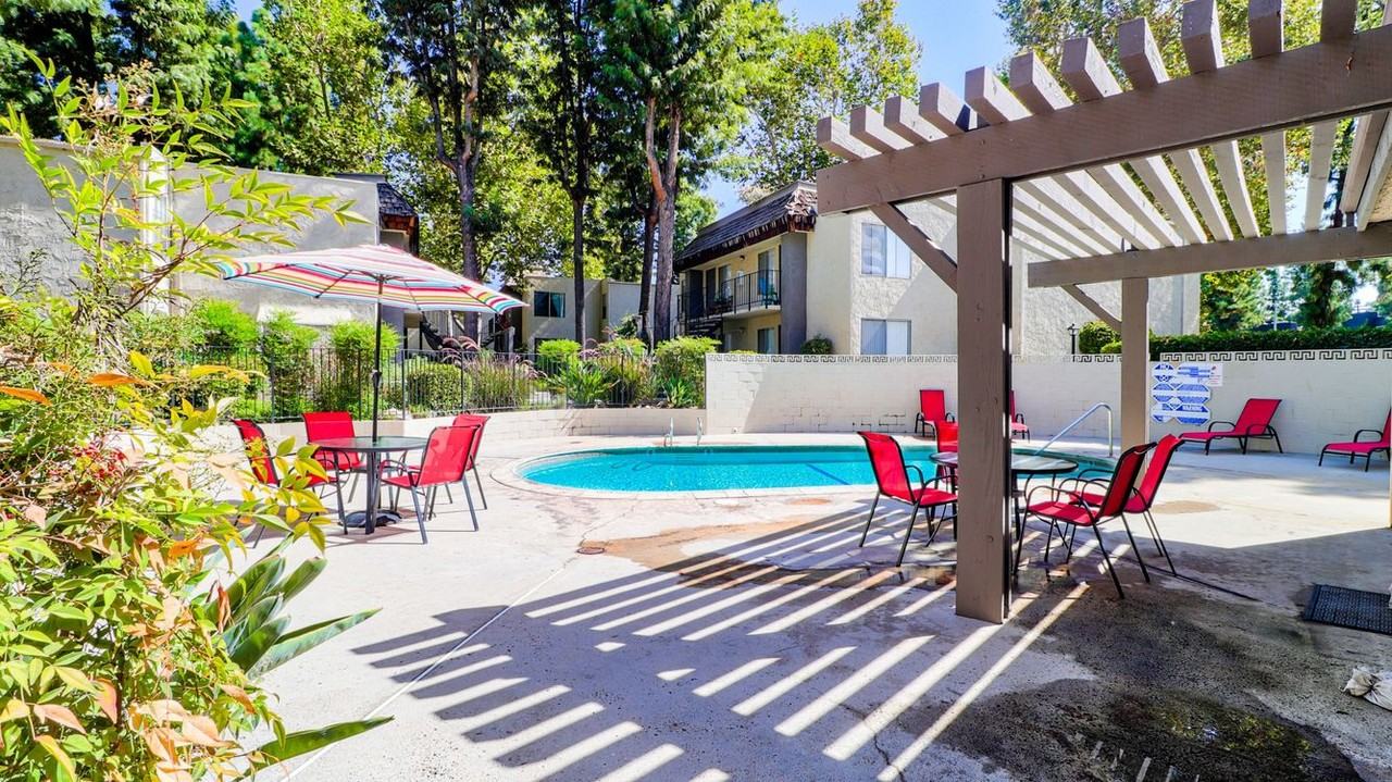 Los Arboles - Photo 6 of 9