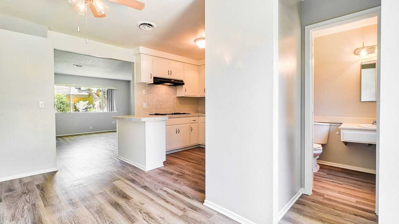 Los Arboles - Photo 7 of 9