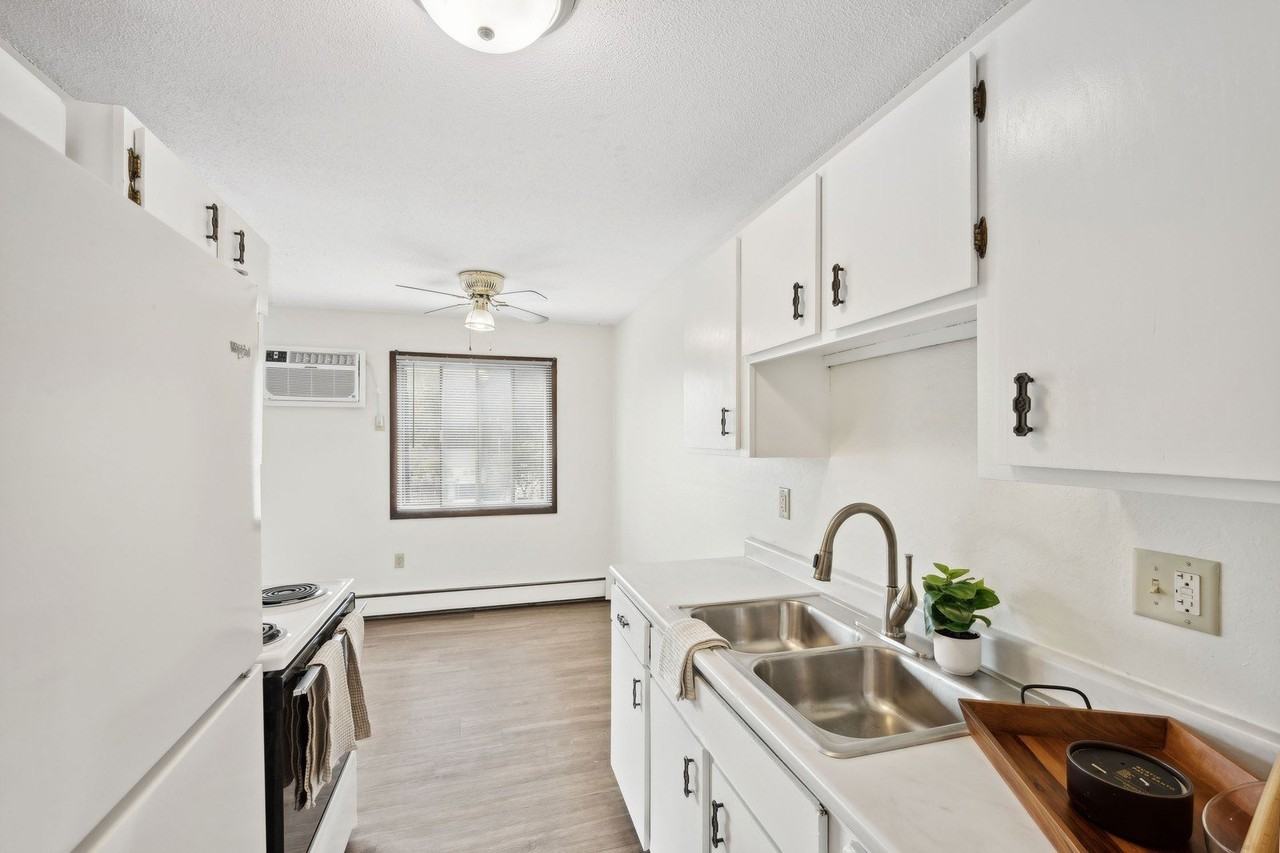 Van Dyke Apartments - Photo 5 of 50