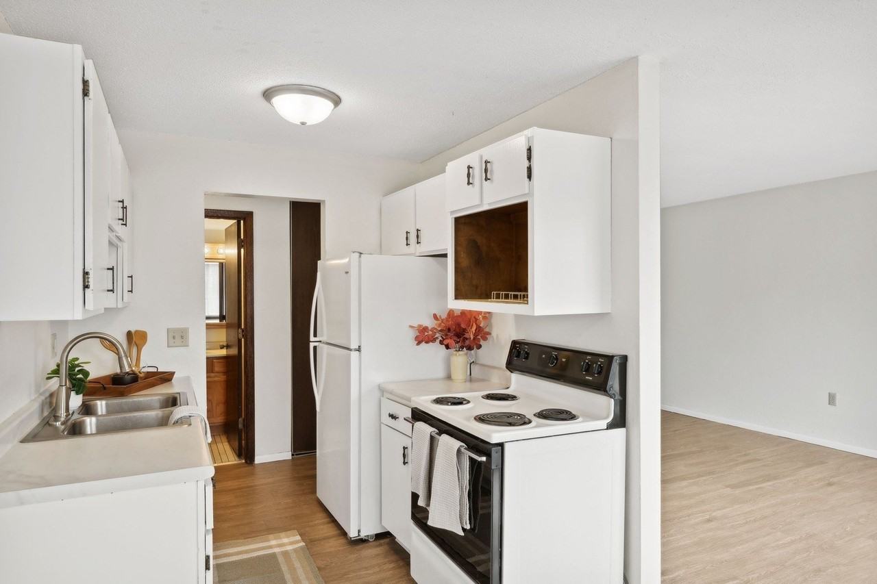 Van Dyke Apartments - Photo 6 of 50