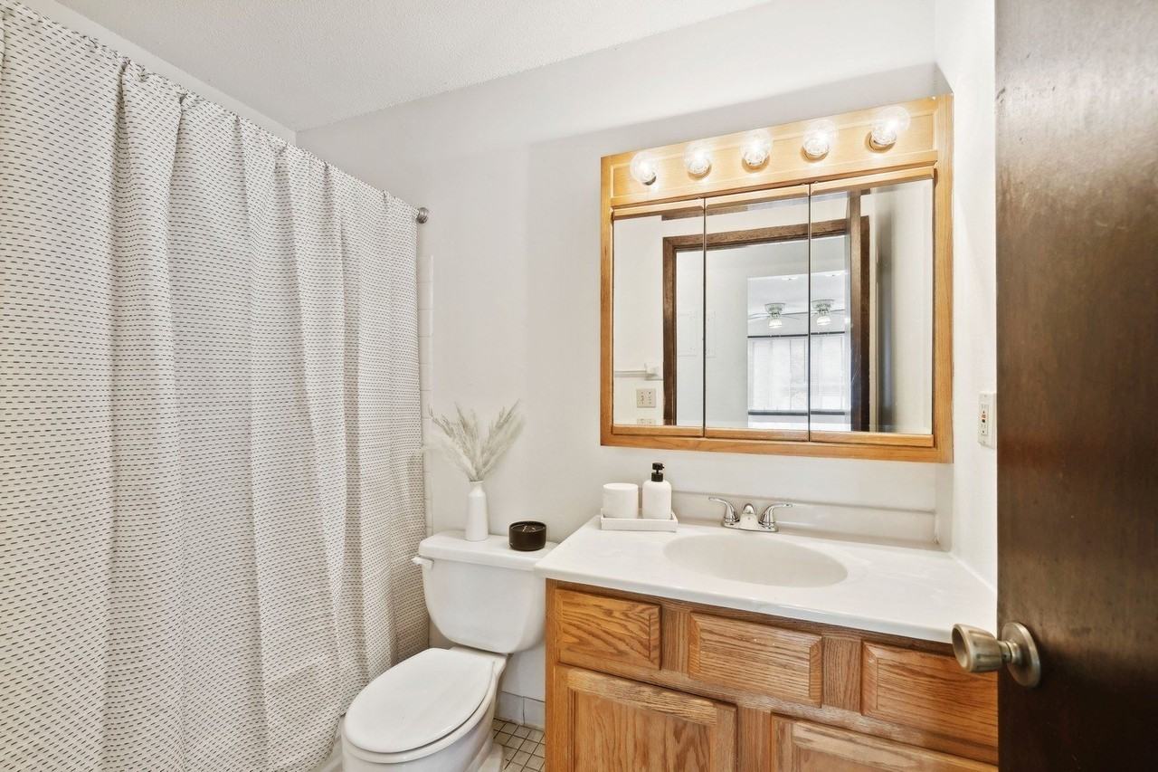 Van Dyke Apartments - Photo 7 of 50