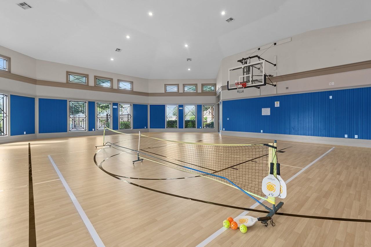 Grand Fountain - Photo 5 of 33