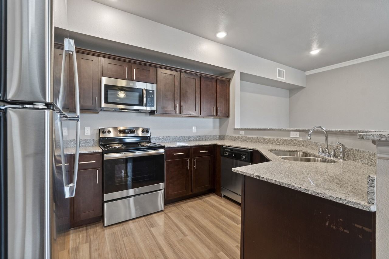 HYDE PARK - Photo 5 of 50