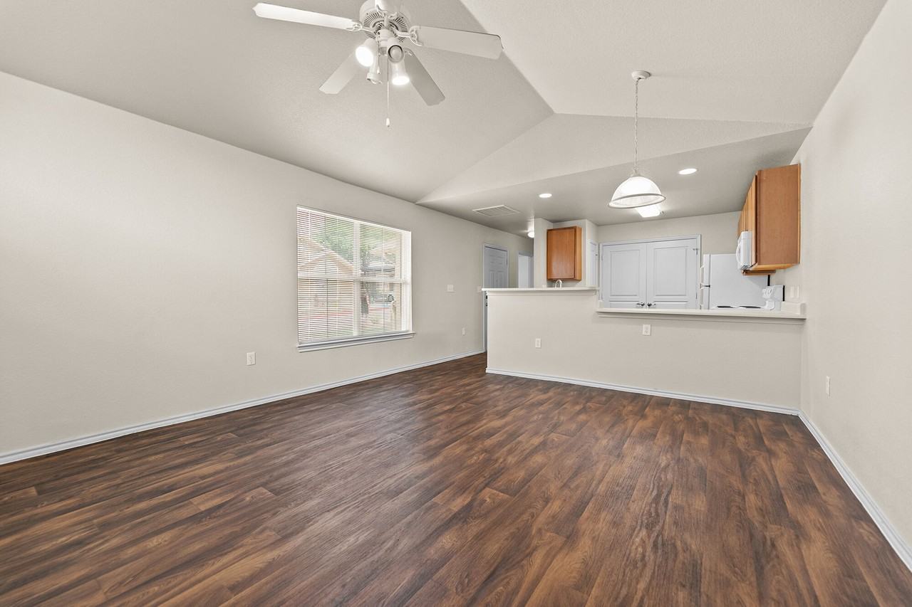 Weatherford Town Center - Photo 2 of 26