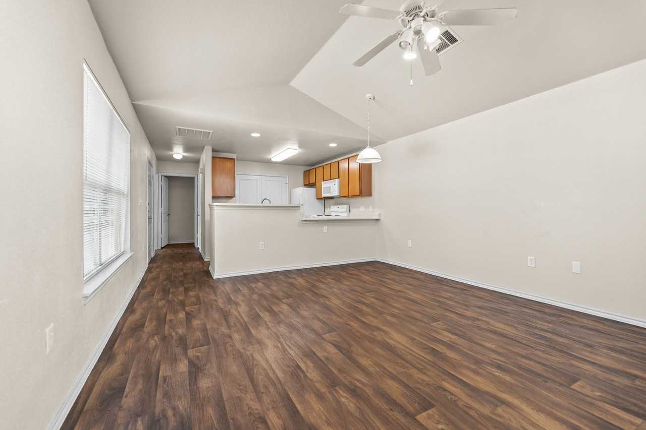 Weatherford Town Center - Photo 3 of 26