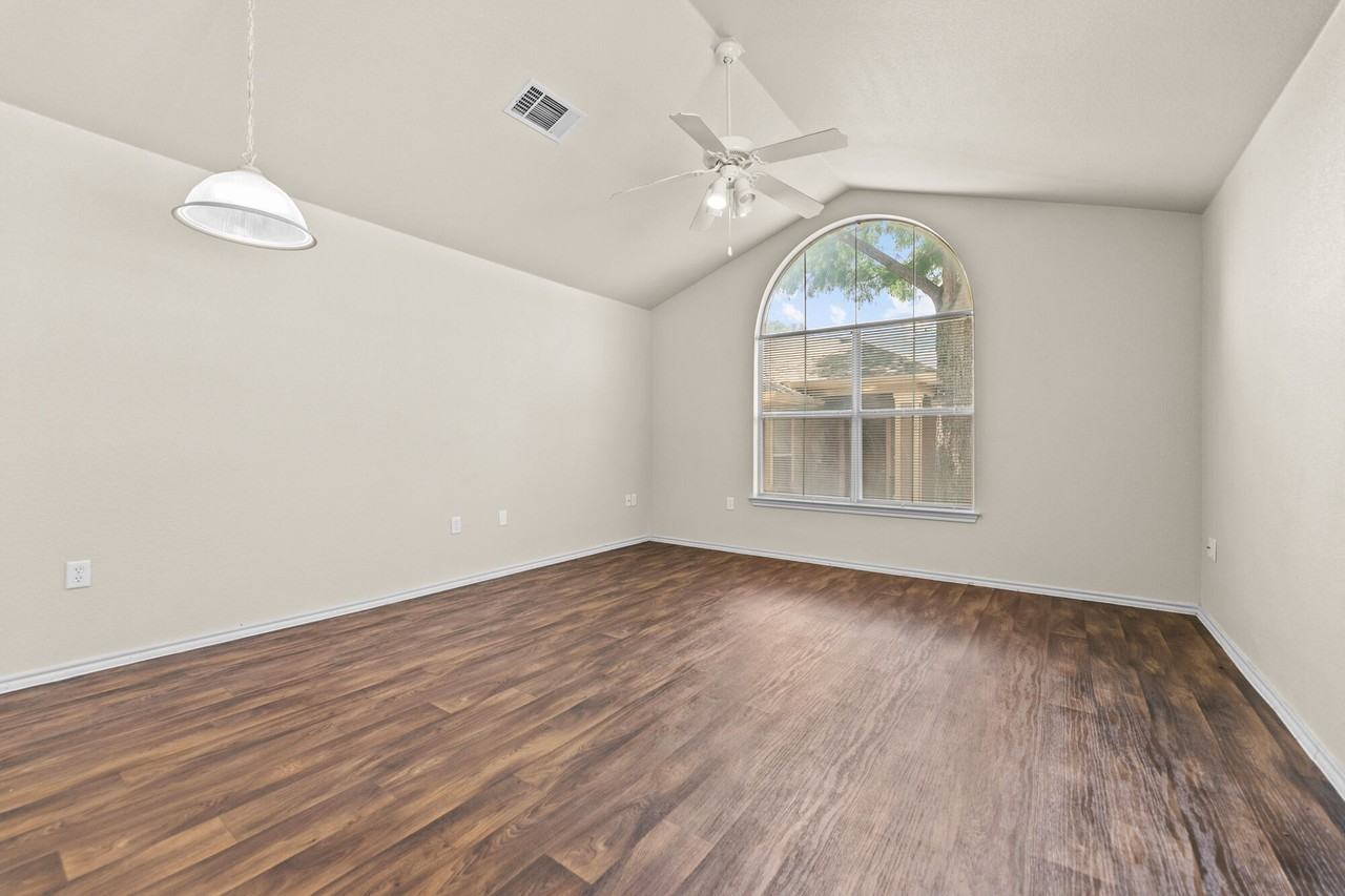 Weatherford Town Center - Photo 4 of 26