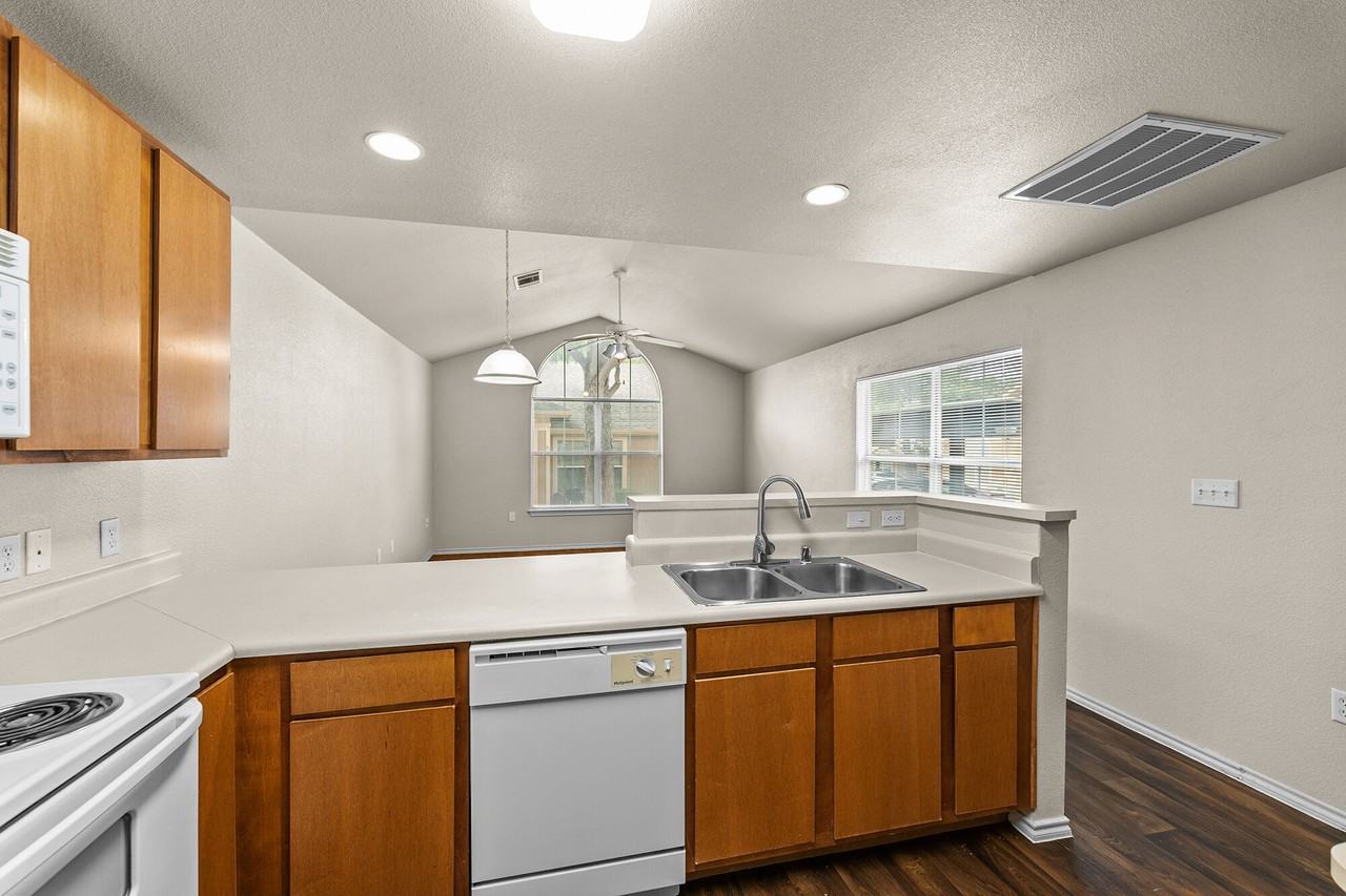 Weatherford Town Center - Photo 5 of 26