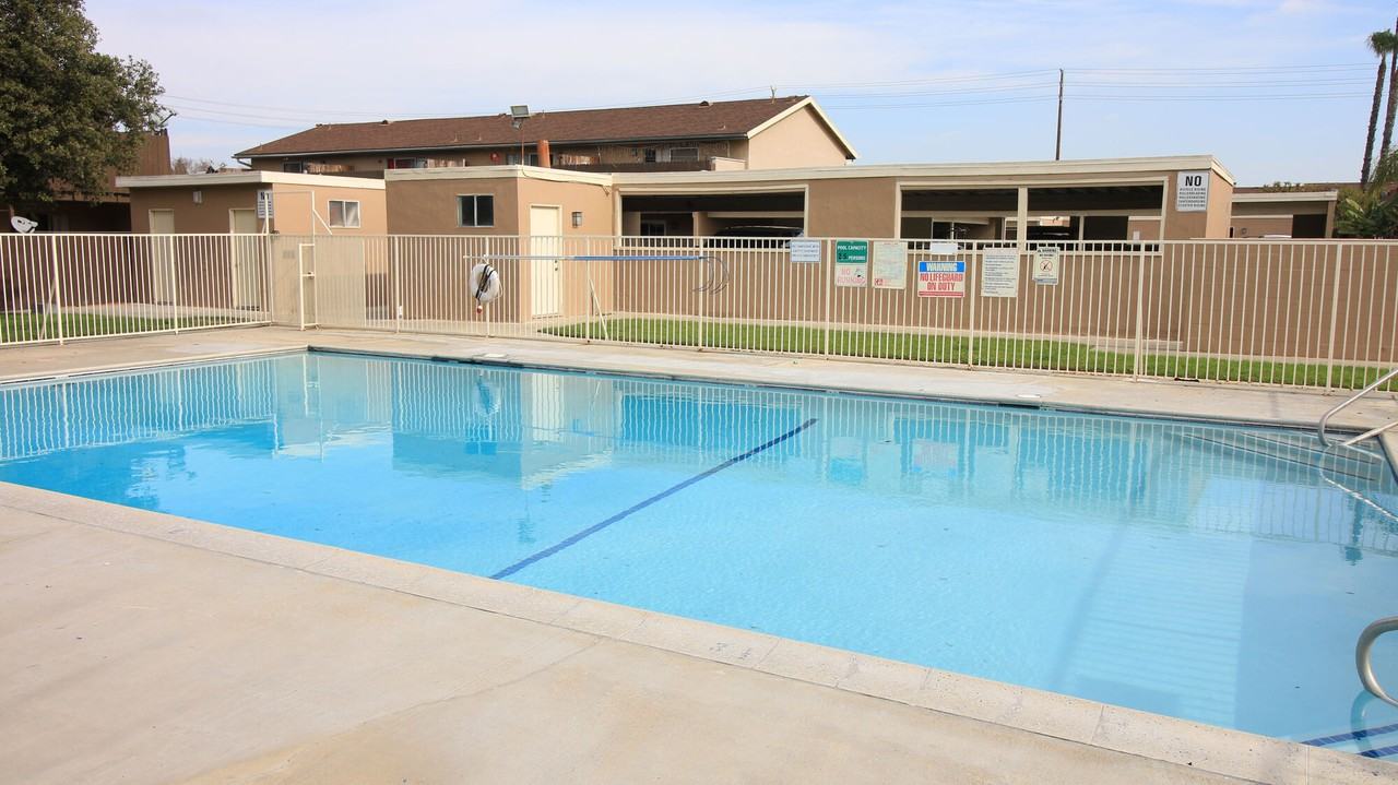 Newland Garden - Photo 2 of 10