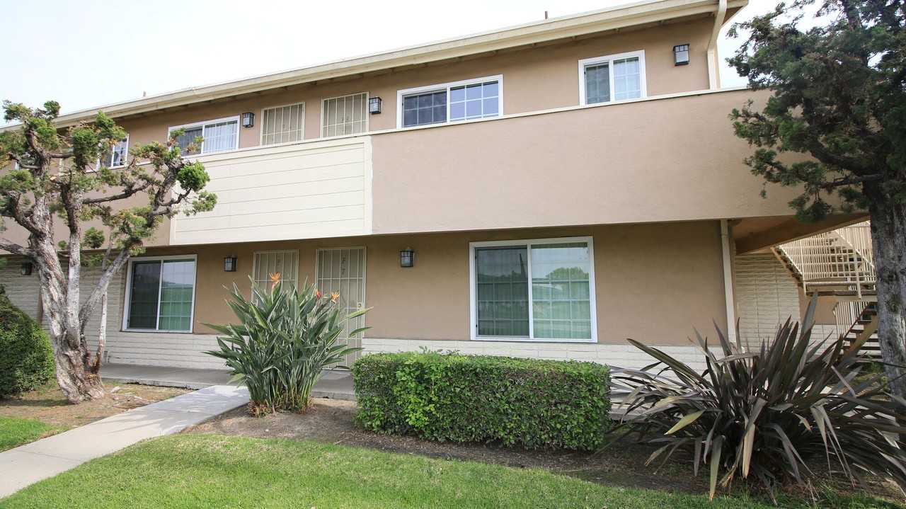 Newland Garden - Photo 7 of 10