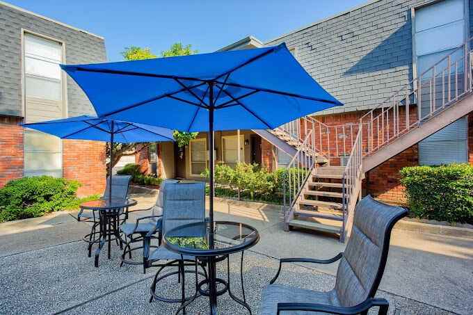 McCart Apartments - Photo 3 of 7