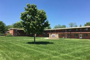 featured image of 1000 W Elm St