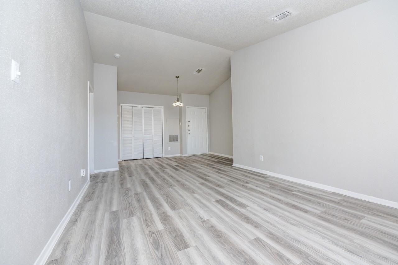 Peppermill - Photo 4 of 23