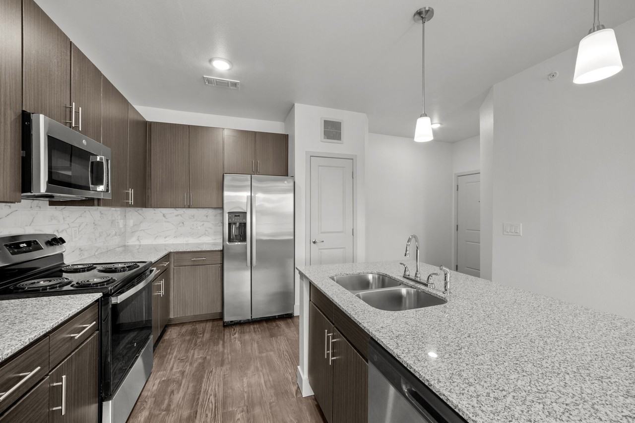 Brook Hollow - Photo 4 of 38