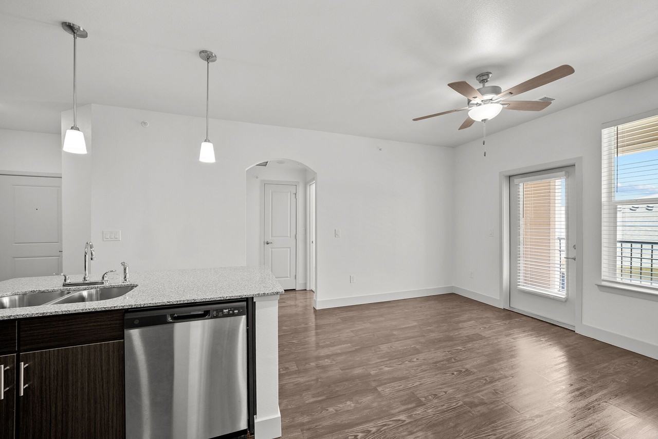 Brook Hollow - Photo 7 of 38