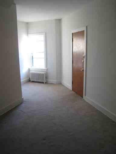 1423 Regent St - Photo 3 of 30