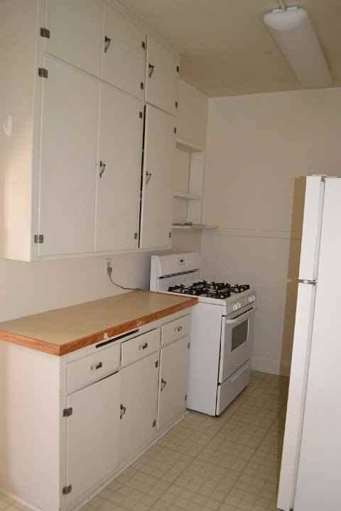 1423 Regent St - Photo 4 of 30