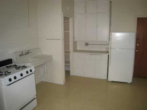 1423 Regent St - Photo 5 of 30