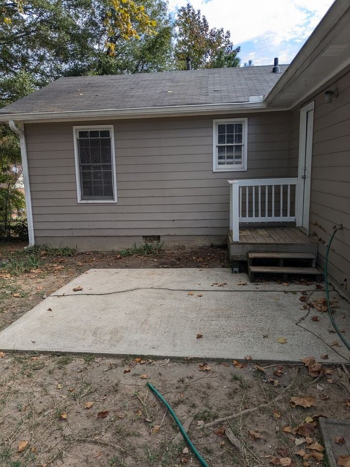 2316 Hammond Ct - Photo 2 of 21
