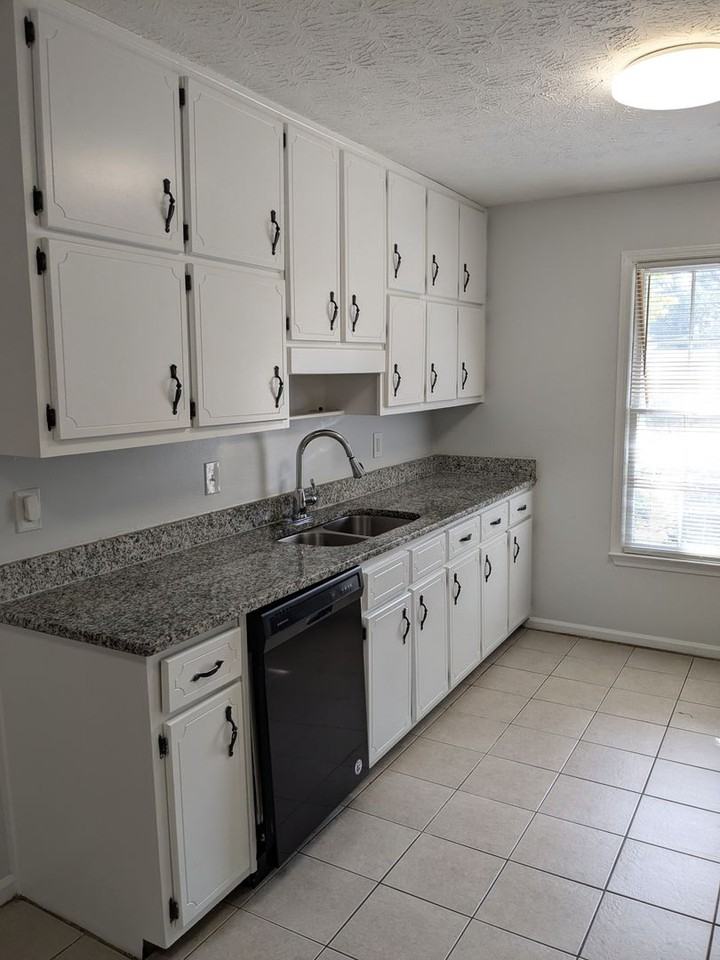 2316 Hammond Ct - Photo 4 of 21