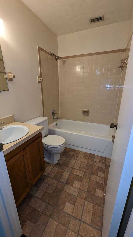 6943 Sw 45th Ave - Photo 7 of 9