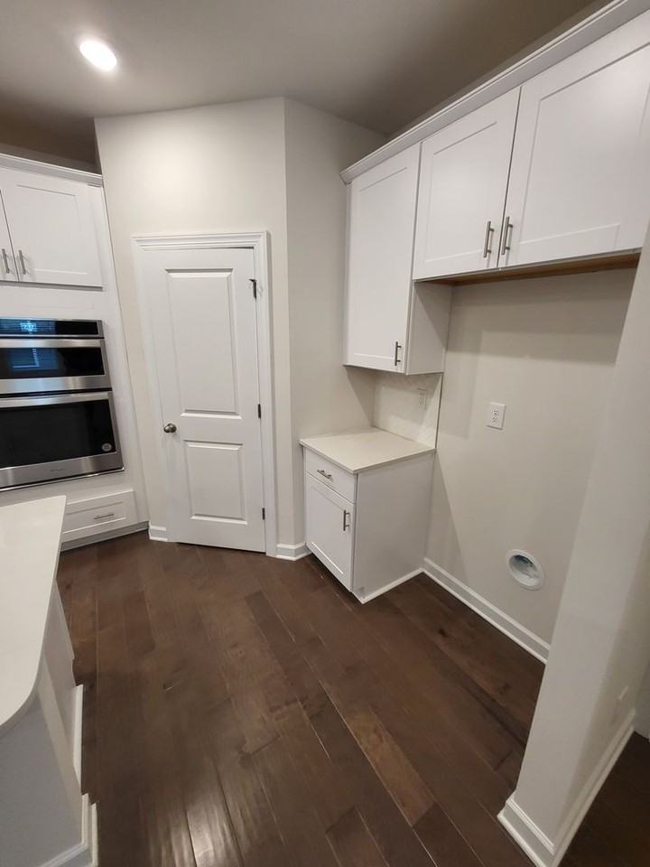 465 Cranford Dr - Photo 2 of 16