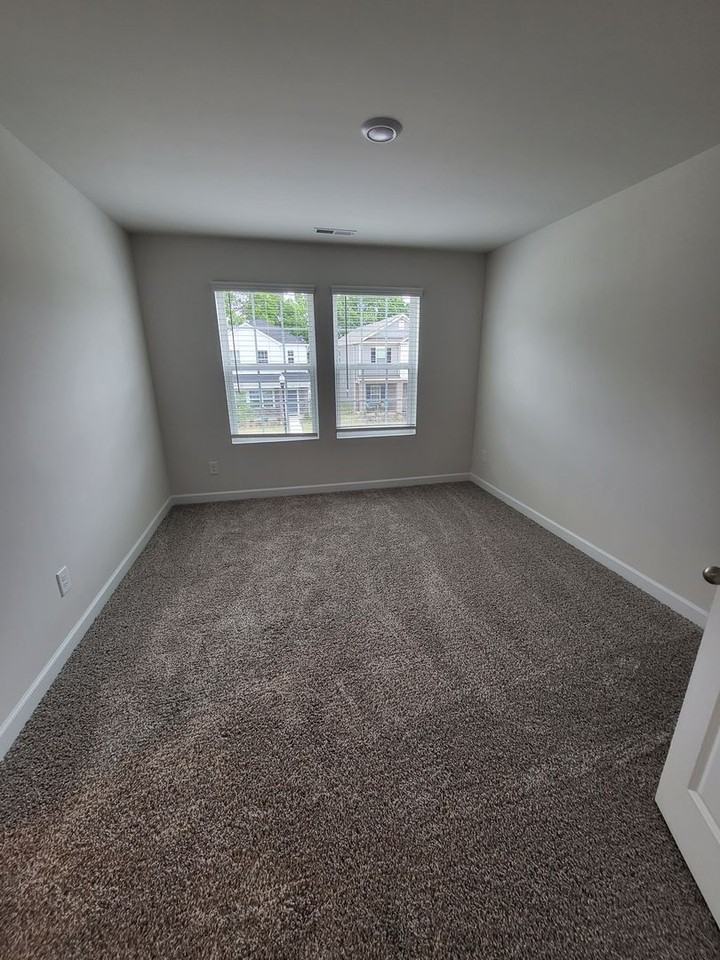 465 Cranford Dr - Photo 6 of 16