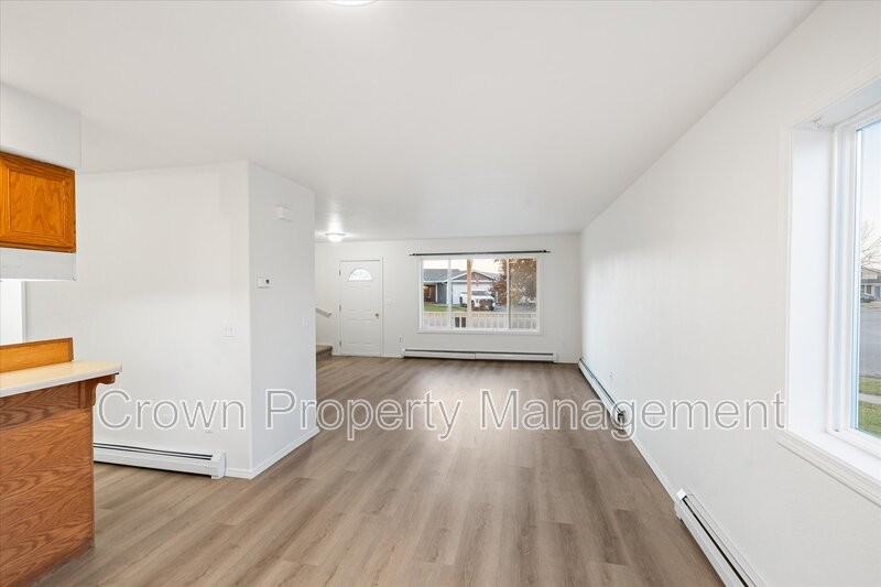 1888 N Belmar Dr - Photo 2 of 27