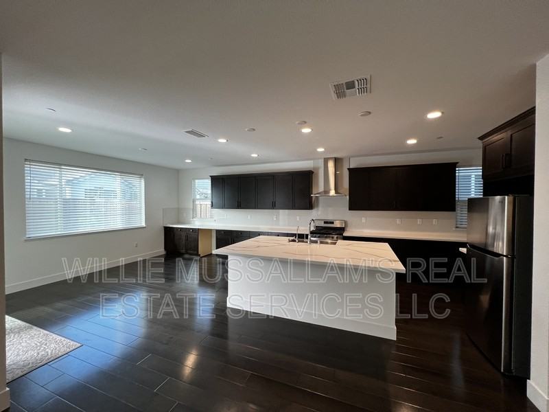 16219 Eppler St - Photo 3 of 44