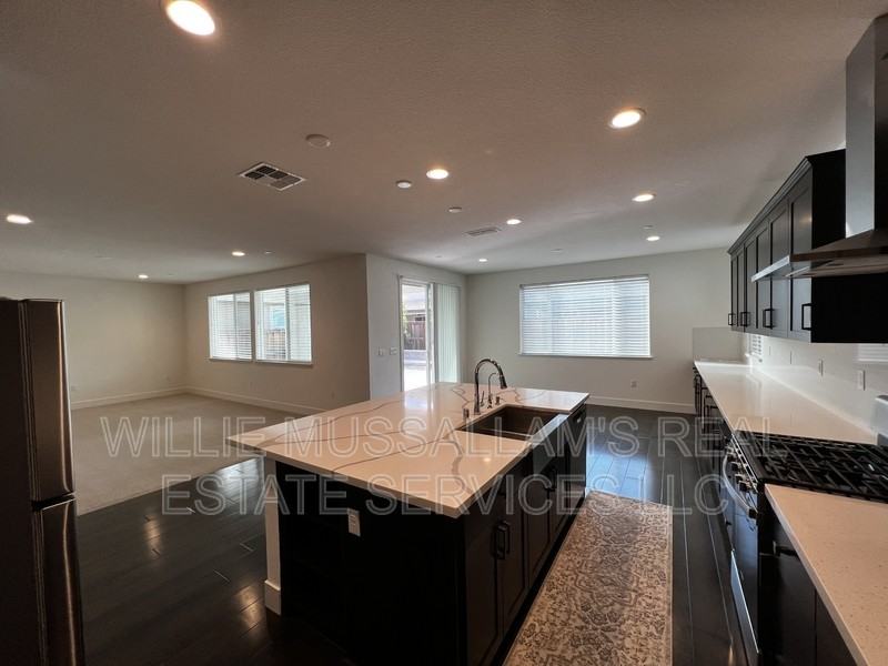 16219 Eppler St - Photo 5 of 44