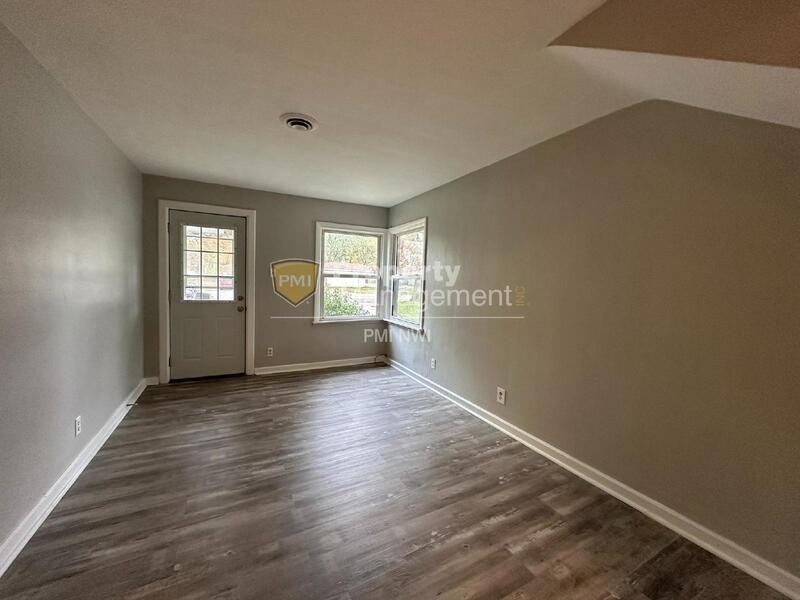 2644 Henry St - Photo 3 of 14