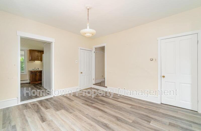 534 W Market St - Photo 3 of 18
