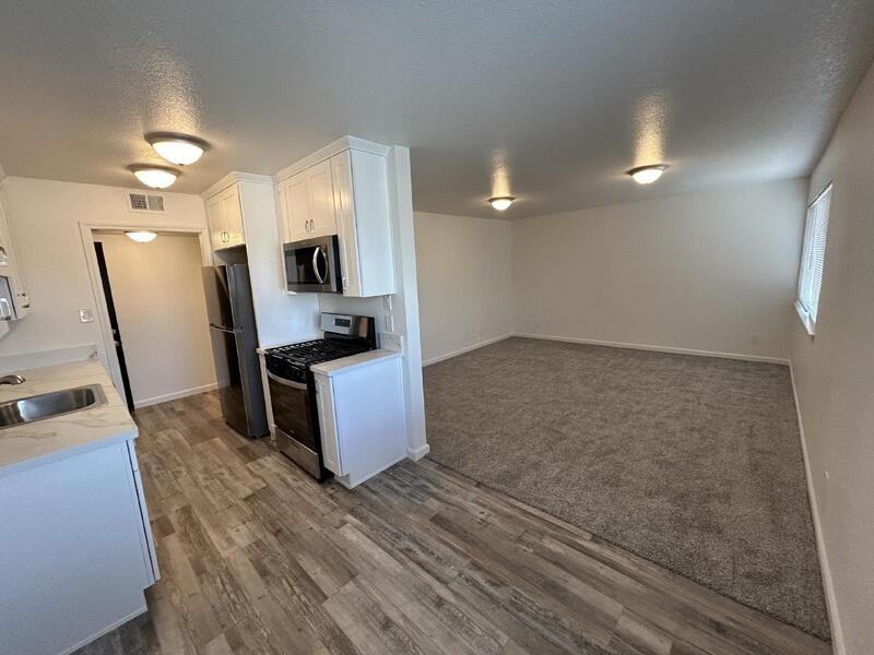 7143 Bacchini Ave - Photo 3 of 15