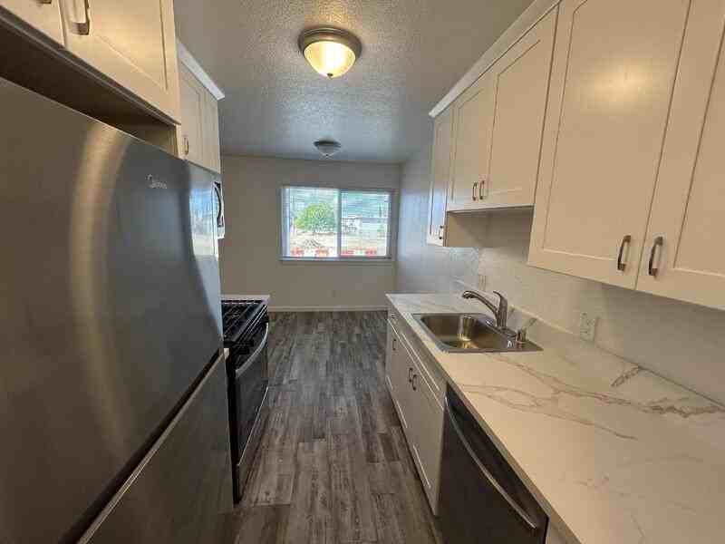 7143 Bacchini Ave - Photo 4 of 15