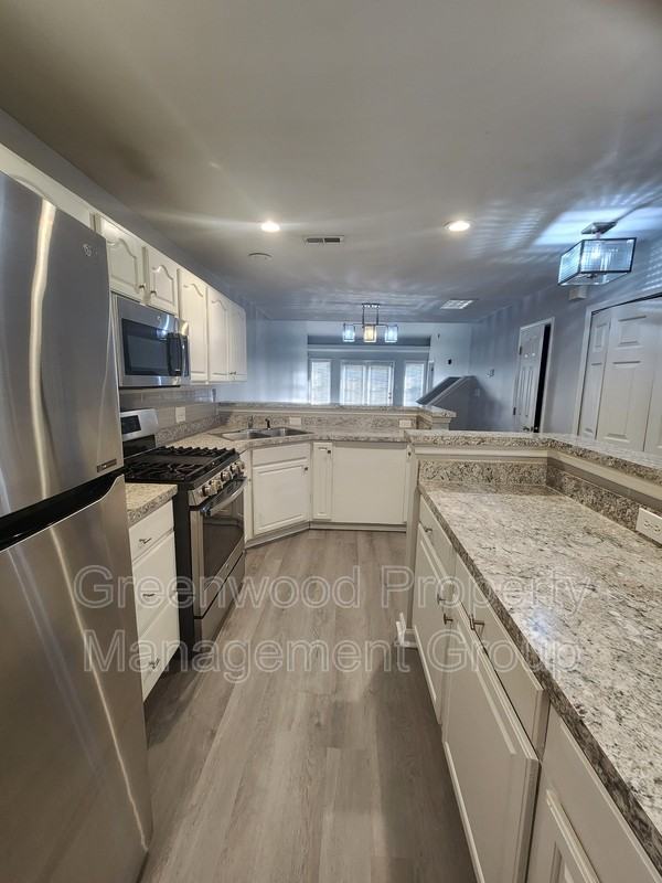 19 Cambridge Oak Cir - Photo 5 of 10